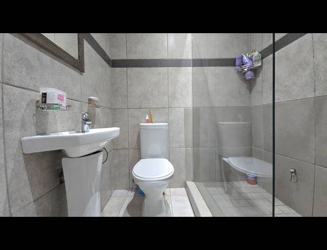 3 BEDROOM SIMPLEX FOR SALE IN MALVERN